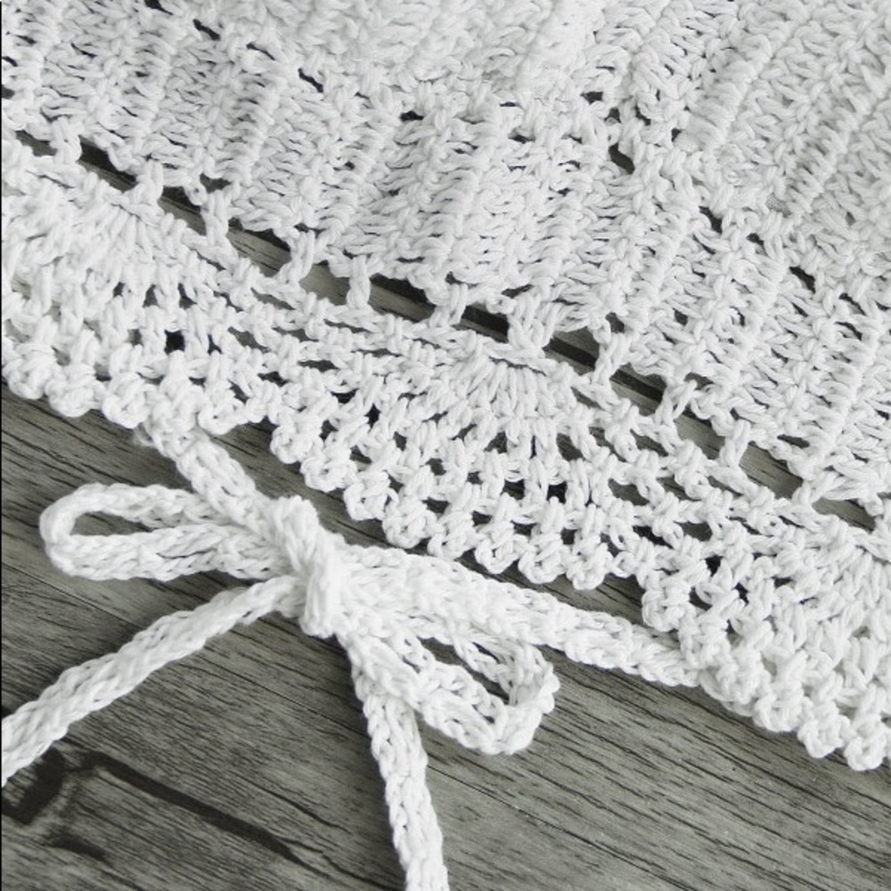 ⚠️LAST ONE⚠️Crochet Halter Top - Picture 3 of 4